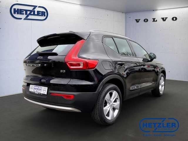 Gebraucht Volvo XC40 Core 163 PS (119 kW) 2024 Onyx black / metallic SUV