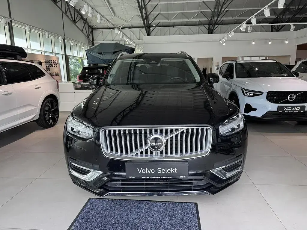 Gebraucht Volvo XC90 Ultimate 235 PS (172 kW) 2022 Onyx black / metallic SUV