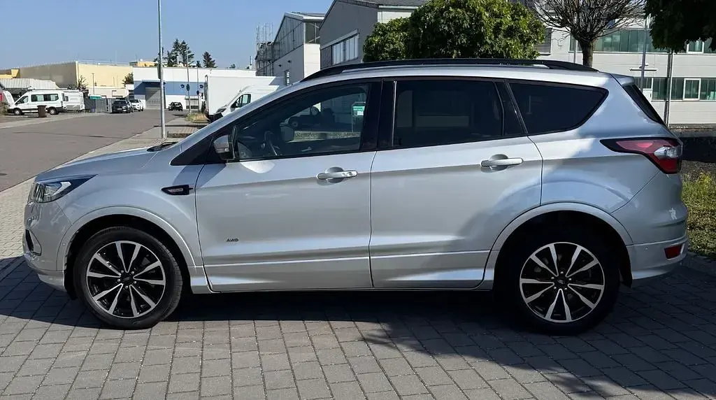 Gebraucht Ford Kuga ST-Line 175 PS (128 kW) 2019 Silber SUV