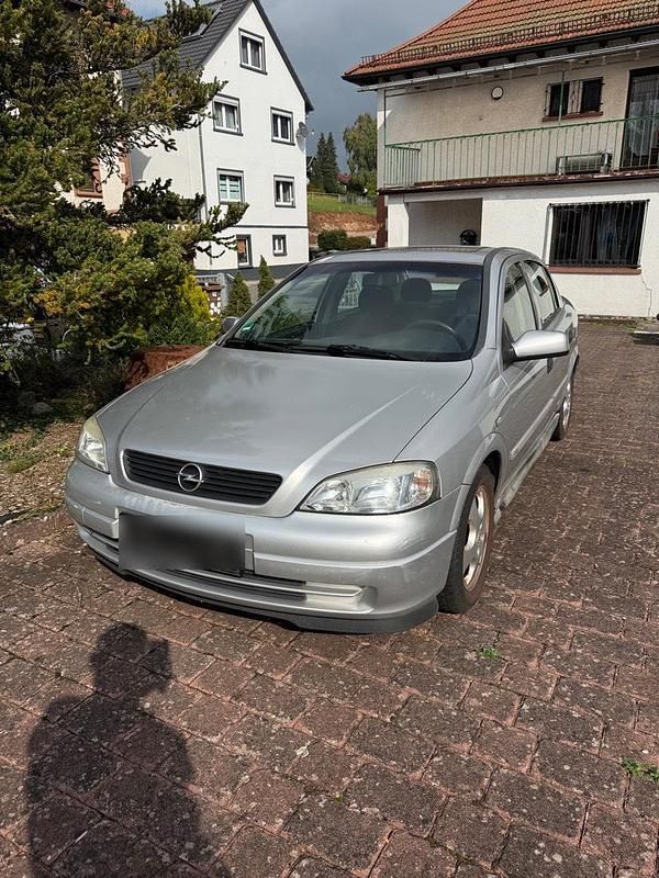 Grau Gebraucht 2003 Opel Astra Limousine | 1.100 € (Fairer Preis) - Bild 1/4