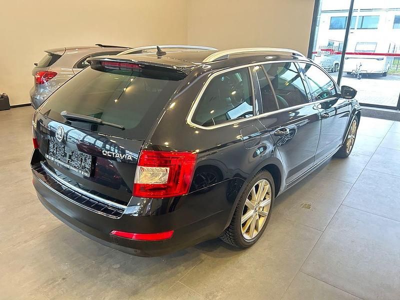 Gebraucht Skoda Octavia Sport 179 PS (131 kW) 2014 Schwarz Kleinwagen