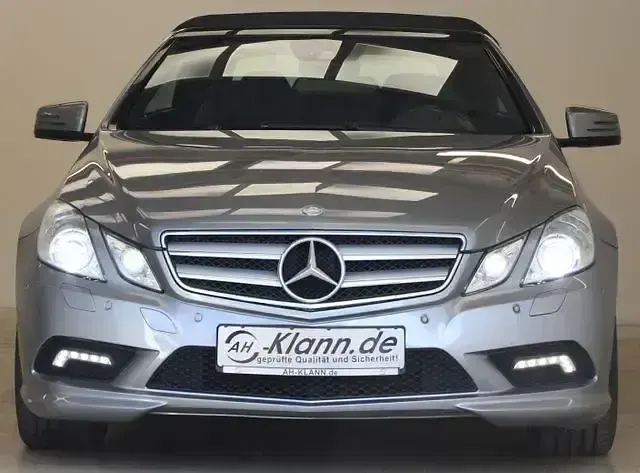 Gebraucht Mercedes E350 AMG line 292 PS (214 kW) 2011 Schwarz Cabrio