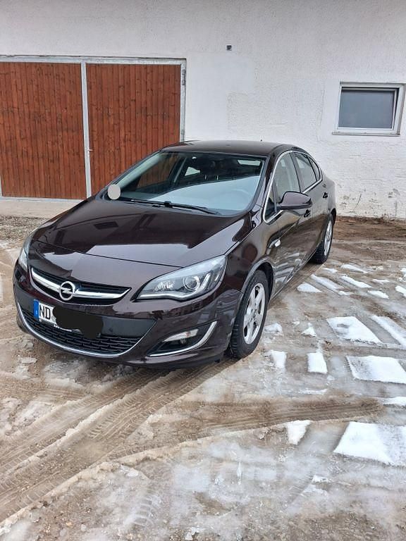 Gebraucht Opel Astra 170 PS (125 kW) 2014 Braun Limousine
