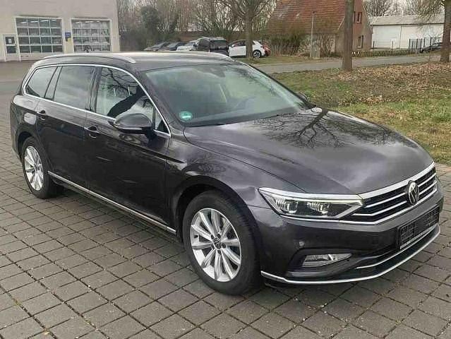 Gebraucht VW Passat Elegance 200 PS (147 kW) 2022 Mangangrau metallic Kombi