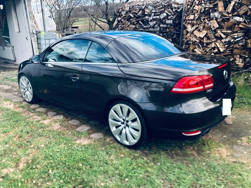 Gebraucht VW Eos 122 PS (89 kW) 2011 Braun Cabrio