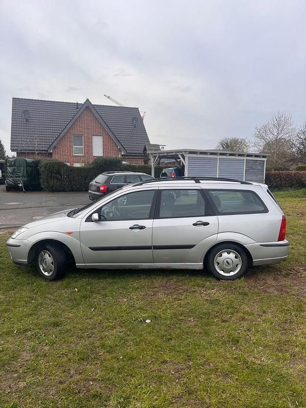 Gebraucht Ford Focus Futura 101 PS (74 kW) 2002 Grau Kombi