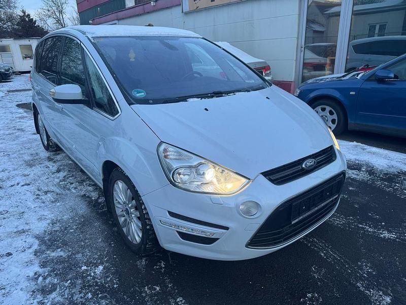 Weiß Gebraucht 2012 Ford S-MAX Titanium Van / Kleinbus | 8.500 € (Fairer Preis) - Bild 1/4
