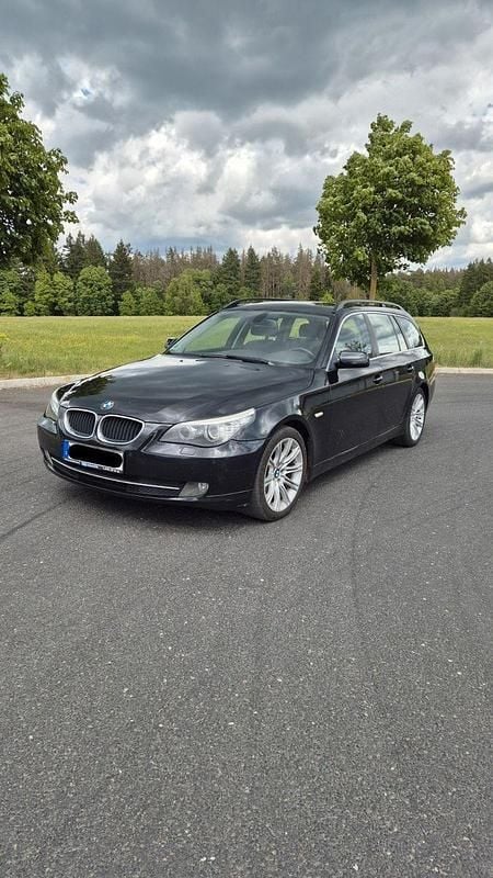 Schwarz Gebraucht 2008 BMW 520 Advantage Kombi | 3.350 € (Superpreis) - Bild 1/4