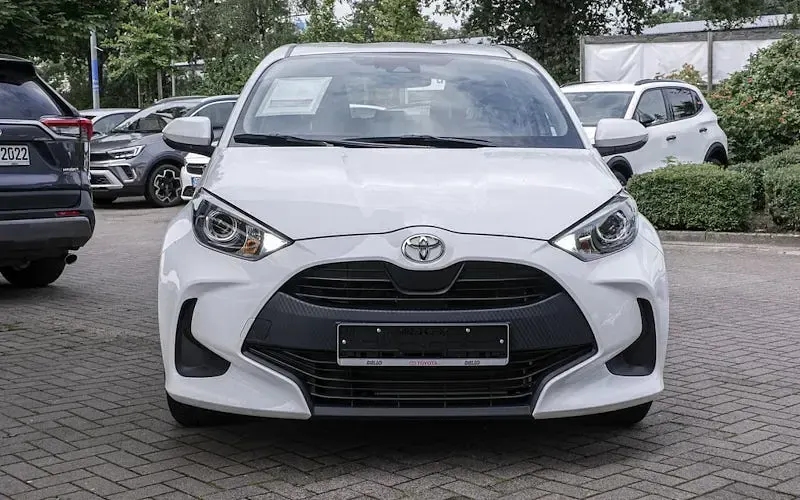 Gebraucht Toyota Yaris Comfort 125 PS (91 kW) 2022 Weiß Limousine