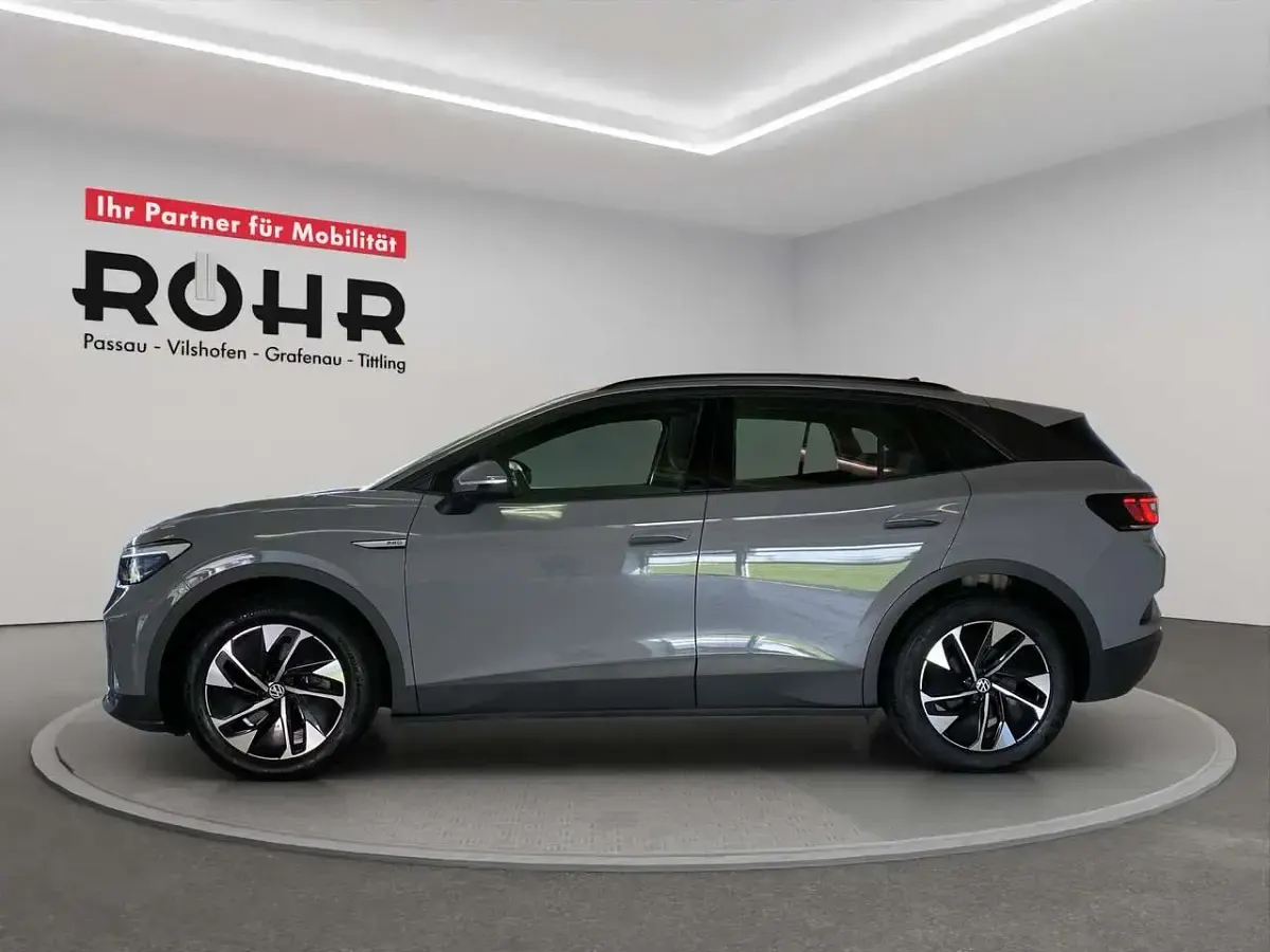 Gebraucht VW ID.4 Pro Performance 150 kW (204 PS) 2023 Mondsteingrau SUV