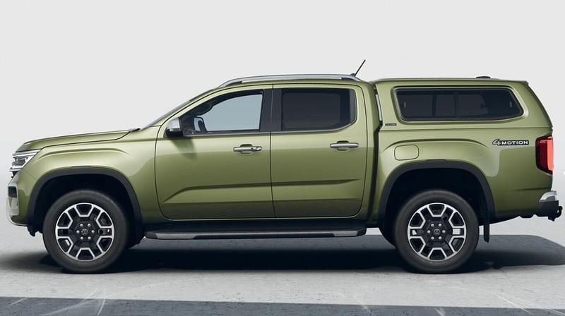 Neu VW Amarok Aventura 241 PS (177 kW) 2026 Reed green metallic Pickup