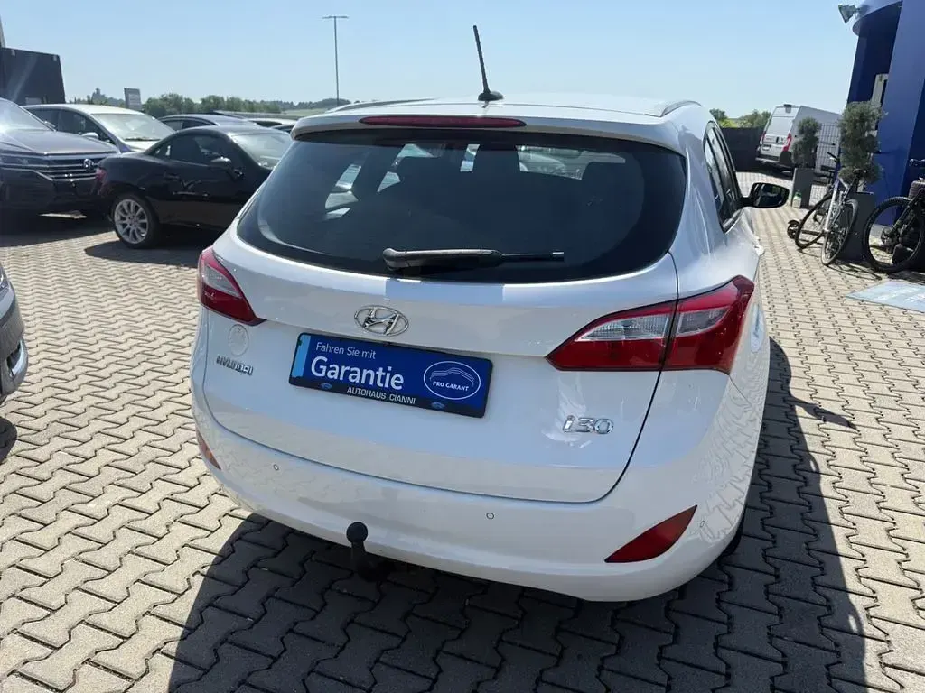 Gebraucht Hyundai i30 Classic 90 PS (66 kW) 2013 Weiß Kombi
