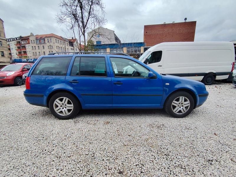 Gebraucht VW Golf IV Edition 101 PS (74 kW) 2001 Blau Kombi