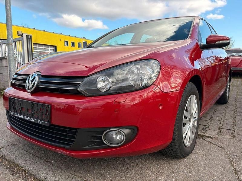 Gebraucht VW Golf VI Team 122 PS (89 kW) 2010 Rot Kleinwagen