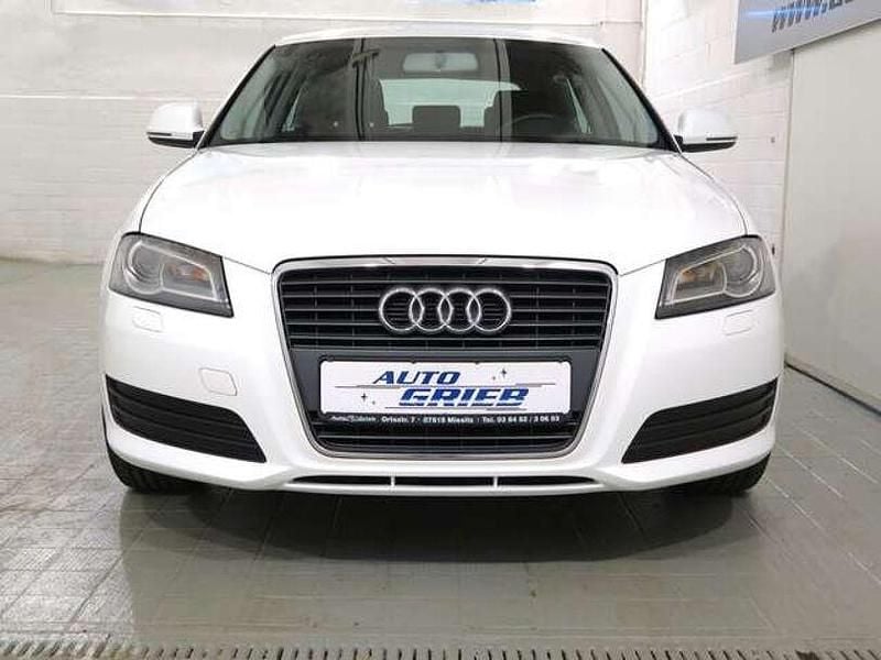 Gebraucht Audi A3 Attraction 102 PS (75 kW) 2010 Ibisweiß Kleinwagen