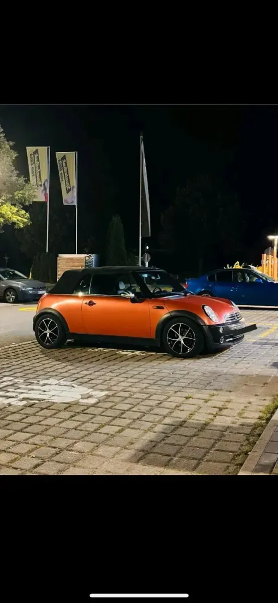 Second-hand Mini One Cabriolet 88 CP (64 kW) 2004 Portocaliu Cabrio