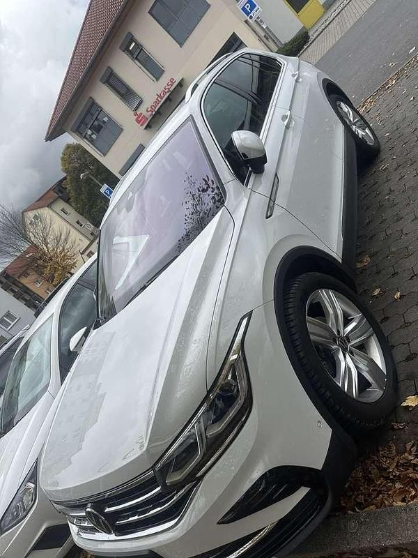 Weiß Gebraucht 2021 VW Tiguan Elegance SUV | 32.900 € (Etwas zu teuer) - Bild 1/4