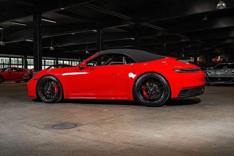 Gebraucht Porsche 911 Carrera Cabriolet 480 PS (353 kW) 2024 Rot Cabrio