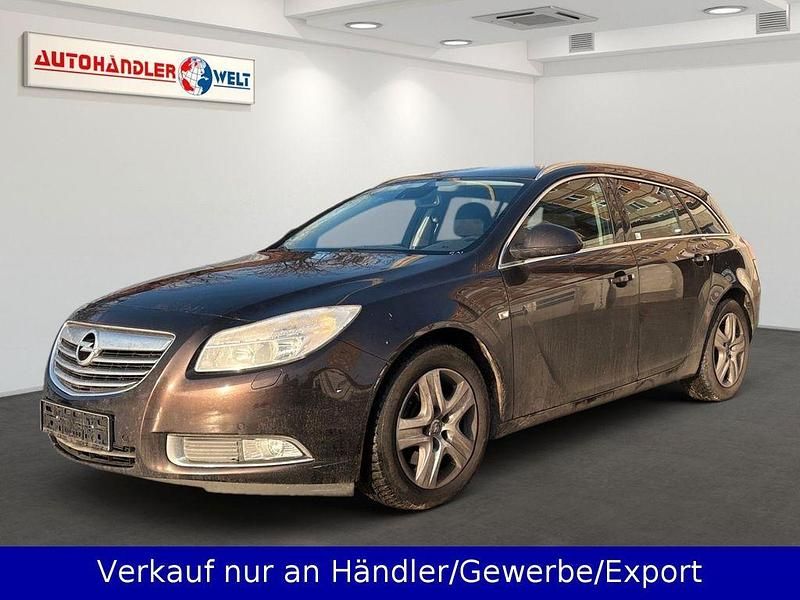 Braun Gebraucht 2012 Opel Insignia Kombi | 2.899 € (Superpreis) - Bild 1/3