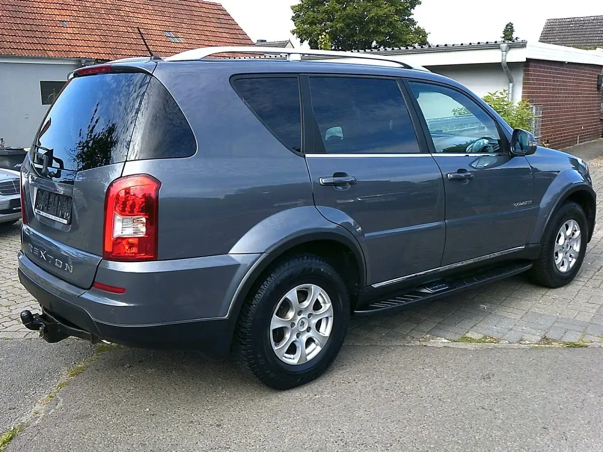Gebraucht SsangYong Rexton 178 PS (130 kW) 2017 Grau SUV