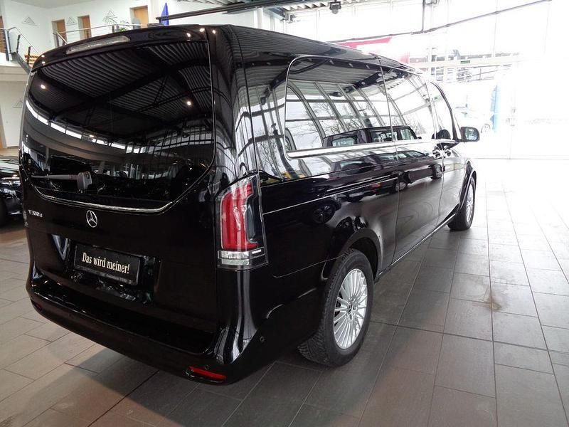 Gebraucht Mercedes V300 237 PS (174 kW) 2024 Schwarz Van / Kleinbus