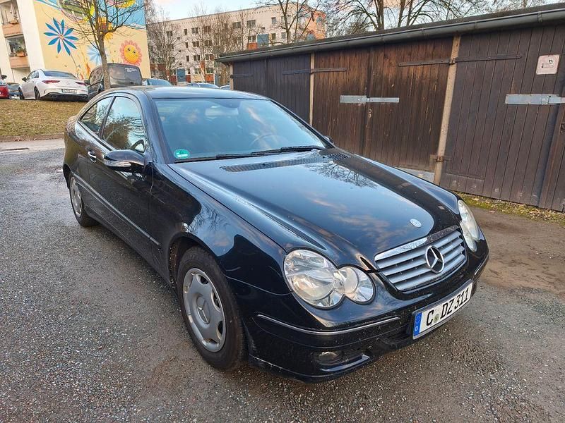 Gebraucht Mercedes C160 122 PS (89 kW) 2006 Schwarz Coupé