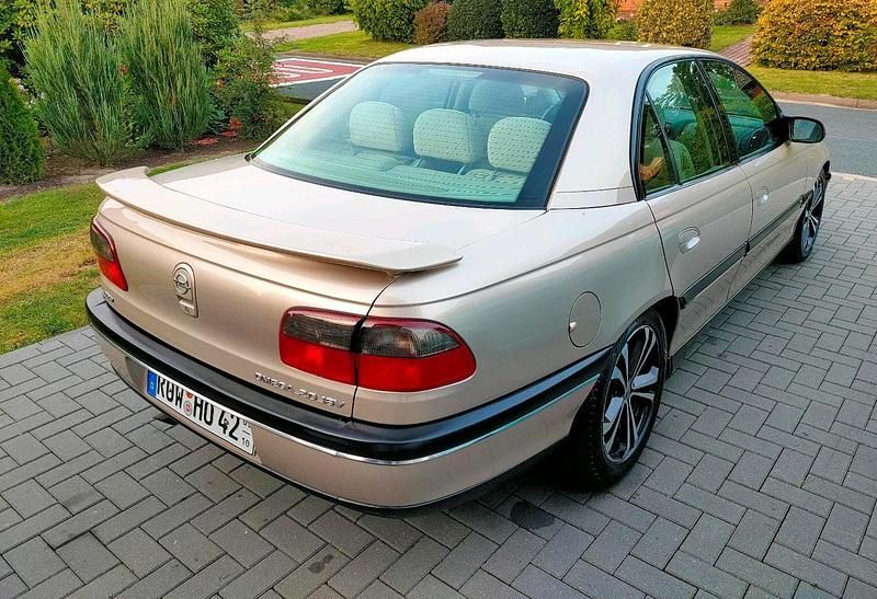 Gebraucht Opel Omega 136 PS (100 kW) 1998 Gold Limousine