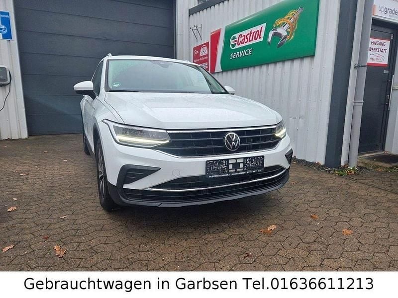 Weiß Gebraucht 2024 VW Tiguan Move SUV | 29.999 € (Guter Preis) - Bild 1/4