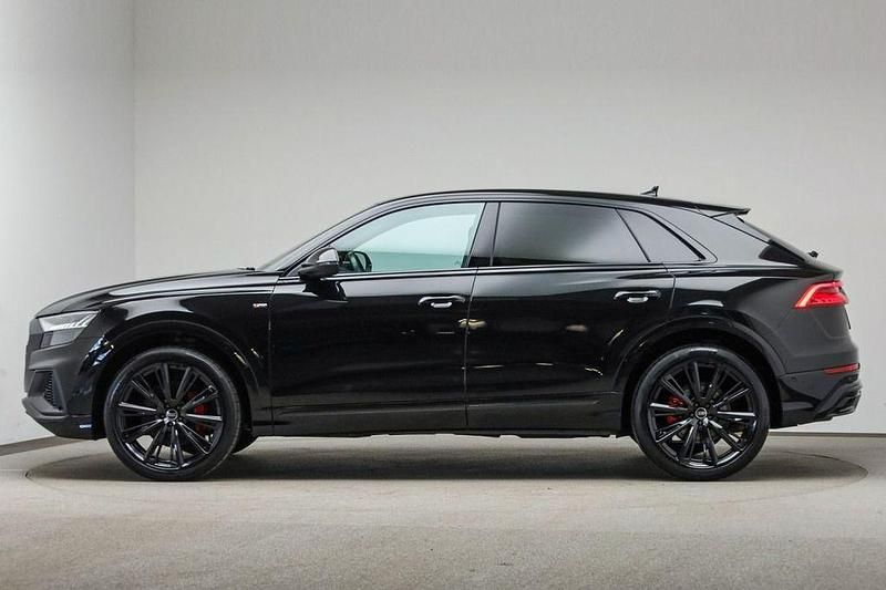 Gebraucht Audi Q8 Competition 340 PS (250 kW) 2022 0e mythosschwarz metallic SUV