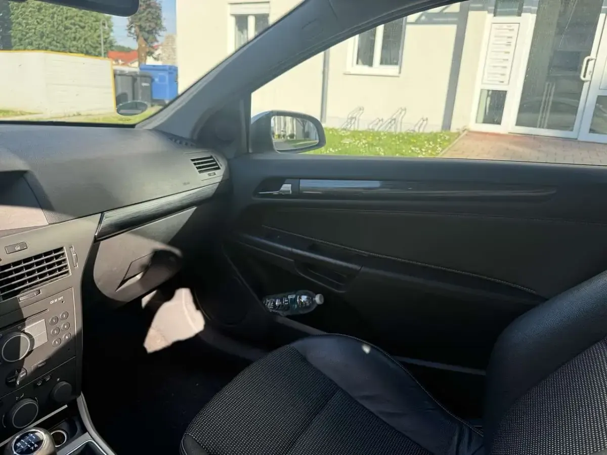 Gebraucht Opel Astra 125 PS (91 kW) 2005 Coupé