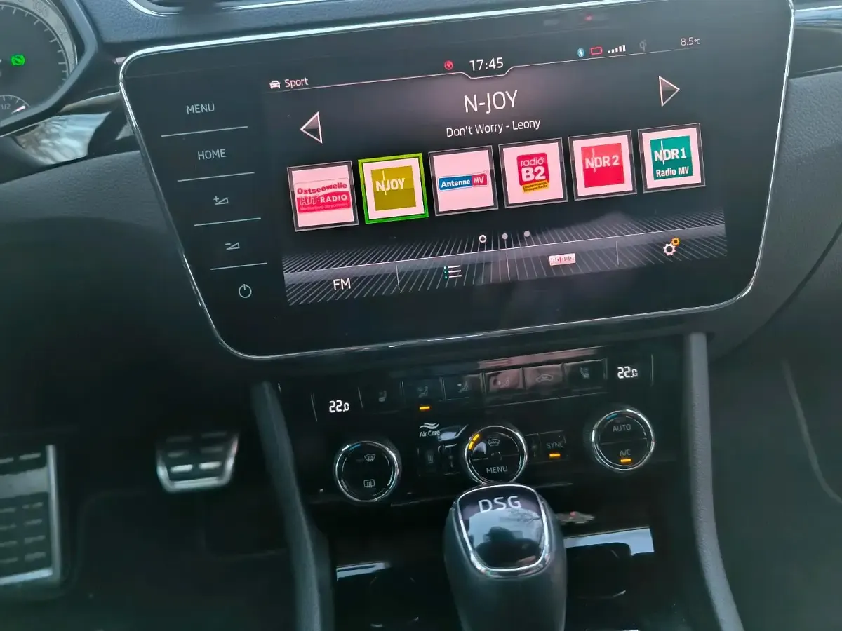 Gebraucht Skoda Superb LAURIN & KLEMENT 190 PS (139 kW) 2019 Weiß Kombi
