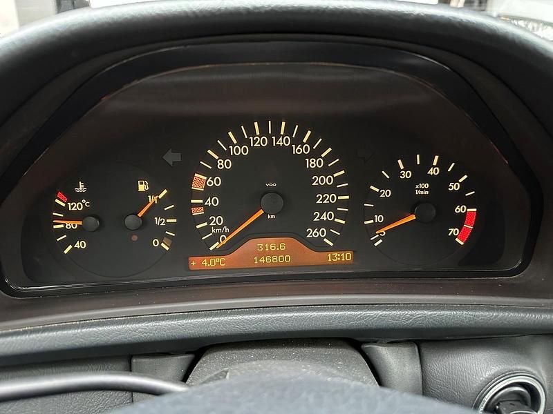 Gebraucht Mercedes CLK320 219 PS (161 kW) 1998 Schwarz Cabrio