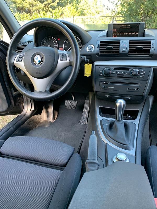 Gebraucht BMW 118 129 PS (94 kW) 2005 Grau Kleinwagen