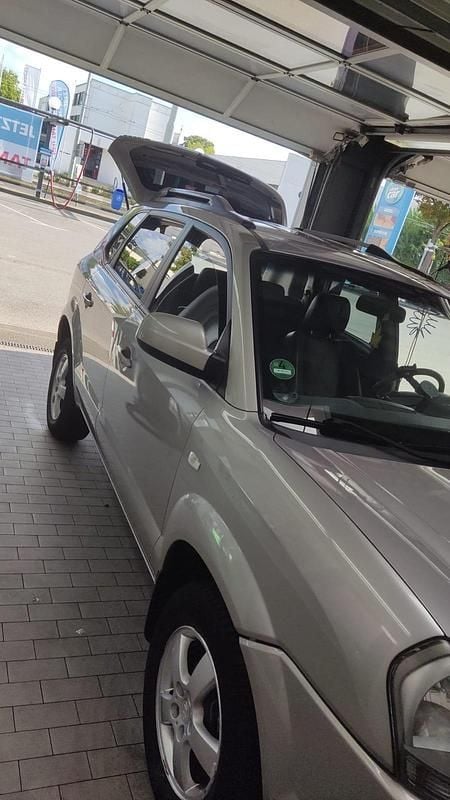 Grau Gebraucht 2006 Hyundai Tucson SUV | 4.500 € (Fairer Preis) - Bild 1/4