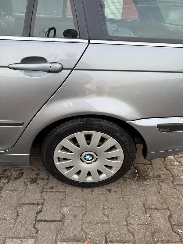 Gebraucht BMW 325 197 PS (144 kW) 2003 Silber Kombi