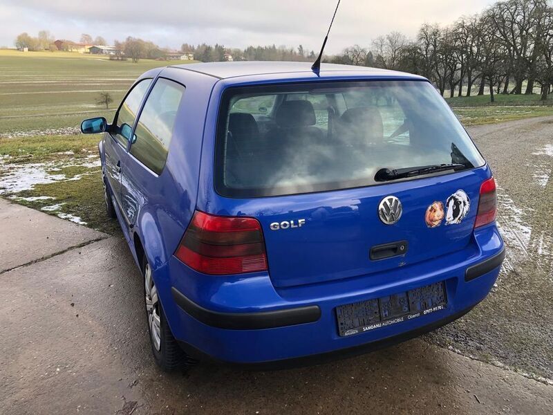 Gebraucht VW Golf IV 75 PS (55 kW) 2001 Blau Limousine