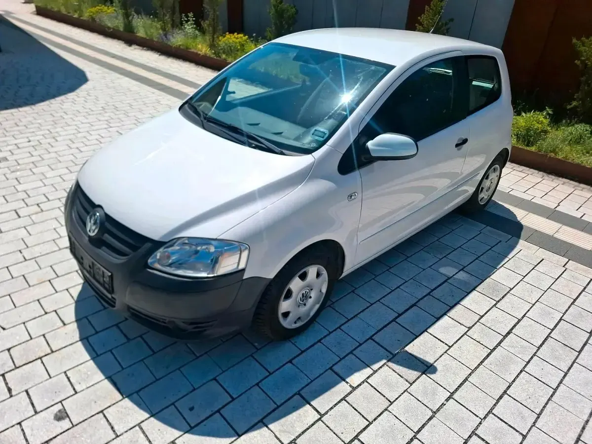Gebraucht VW Fox 54 PS (39 kW) 2010 Weiß Kleinwagen
