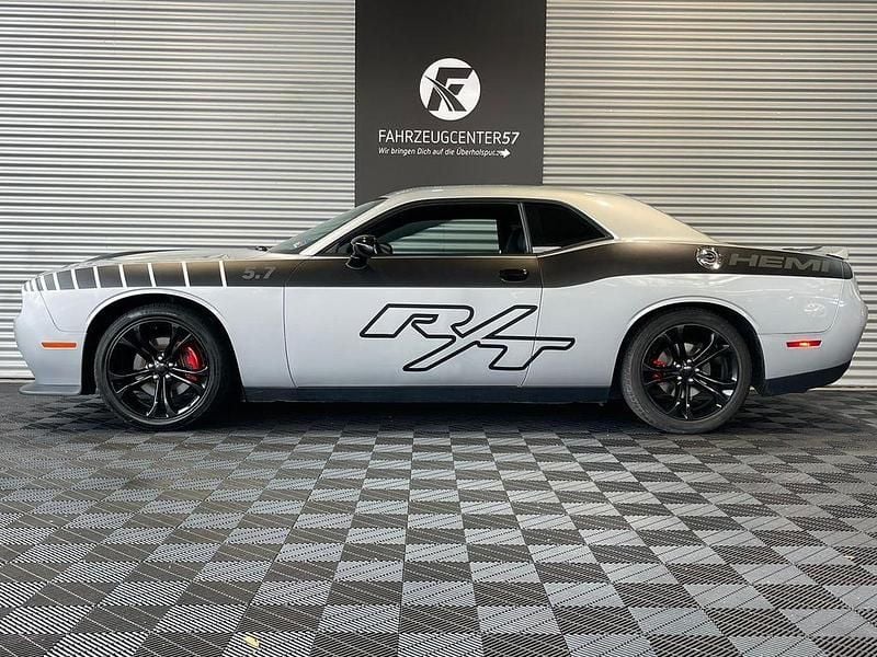 Gebraucht Dodge Challenger 373 PS (274 kW) 2021 Triple nickel clearcoat Coupé