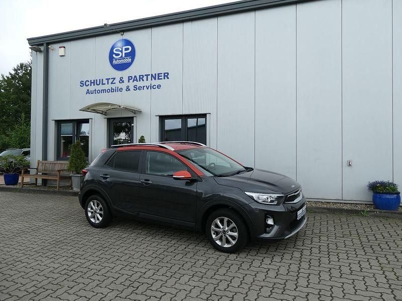 Grau Gebraucht 2019 Kia Stonic Vision SUV | 13.290 € (Guter Preis) - Bild 1/4