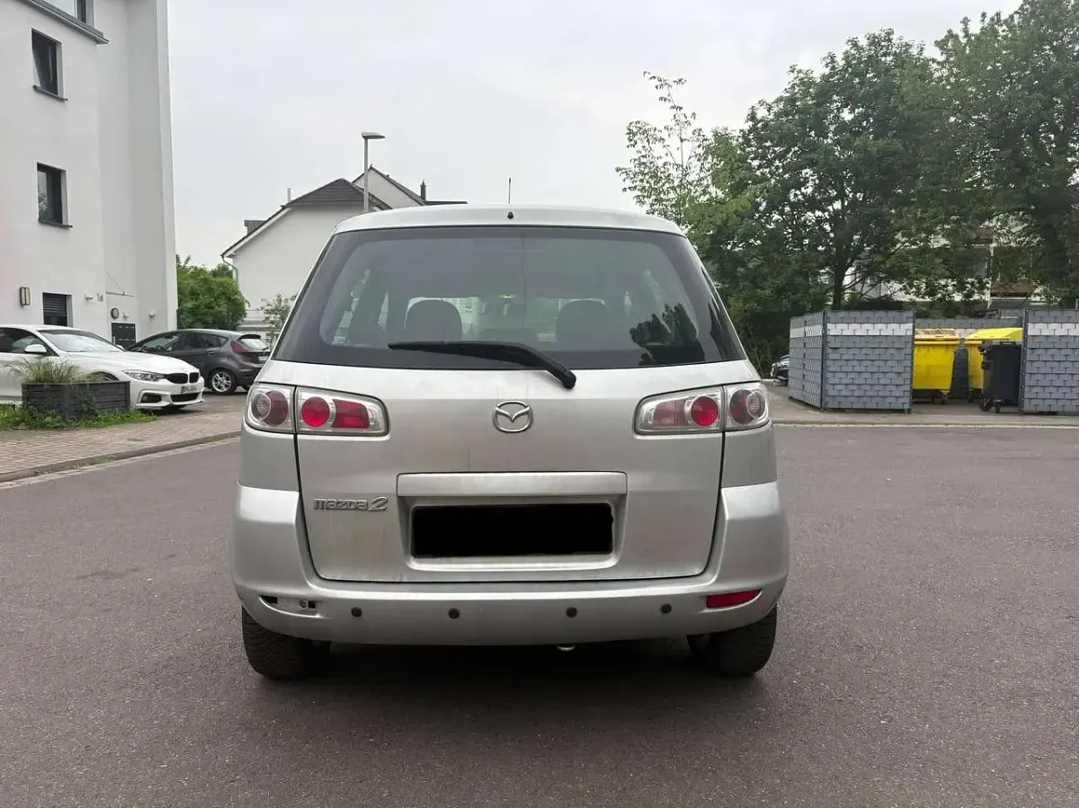 Gebraucht Mazda 2 Exclusive 80 PS (58 kW) 2007 Silber Kleinwagen