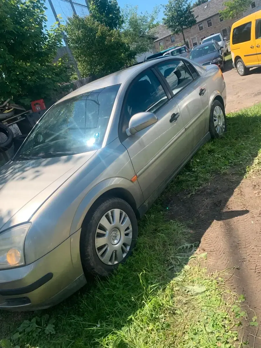 Gebraucht Opel Vectra 146 PS (107 kW) 2002 Silber Kleinwagen