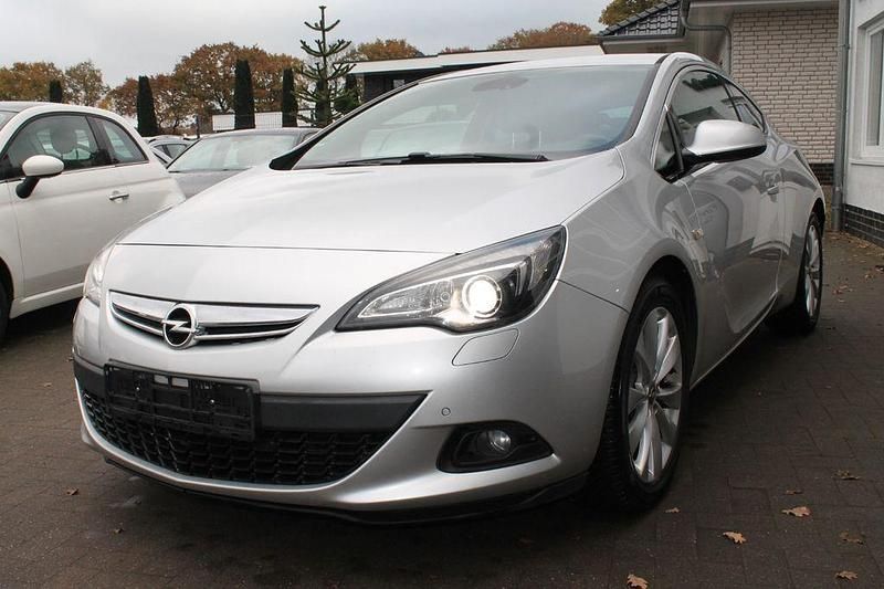 Gebraucht Opel Astra GTC Innovation 165 PS (121 kW) 2012 Silber Coupé