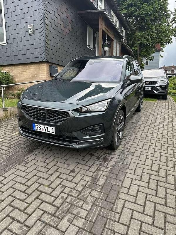 Grün Gebraucht 2023 Seat Tarraco 4Drive SUV | 43.990 € (Teuer) - Bild 1/4