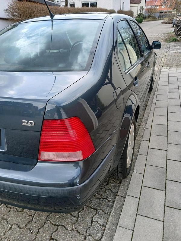 Gebraucht VW Bora 115 PS (84 kW) 2003 Grau Limousine