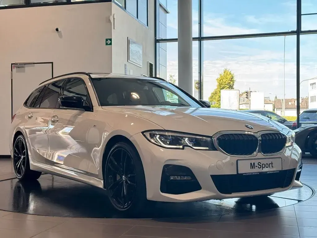 Gebraucht BMW 330 M Sport 258 PS (189 kW) 2022 Weiß Limousine