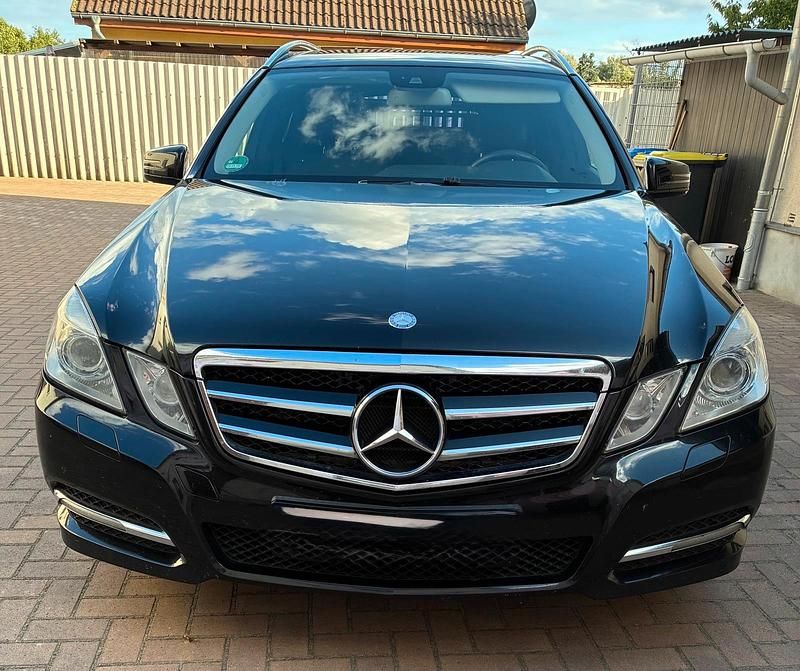 Second-hand Mercedes E350 265 CP (194 kW) 2011 Negru Break