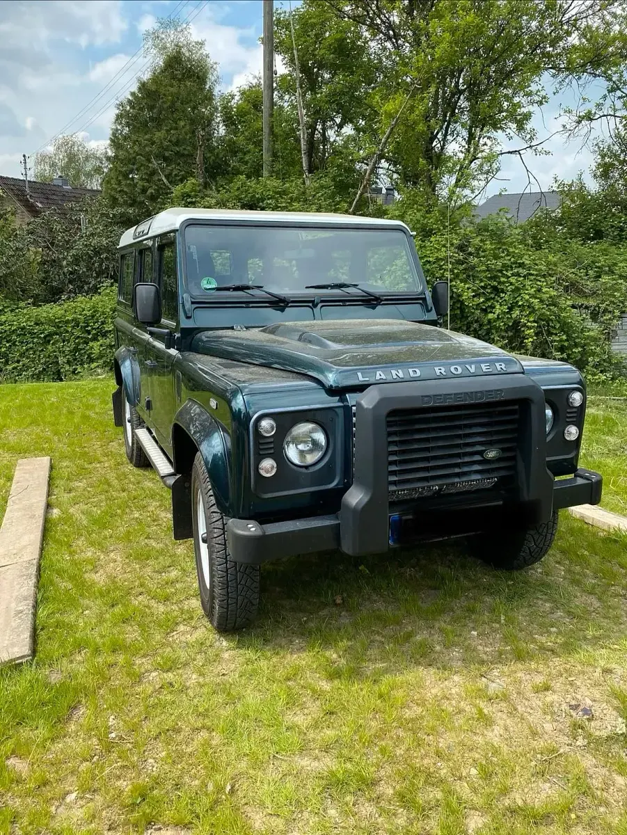 Gebraucht Land Rover Defender 122 PS (89 kW) 2013 Grün SUV