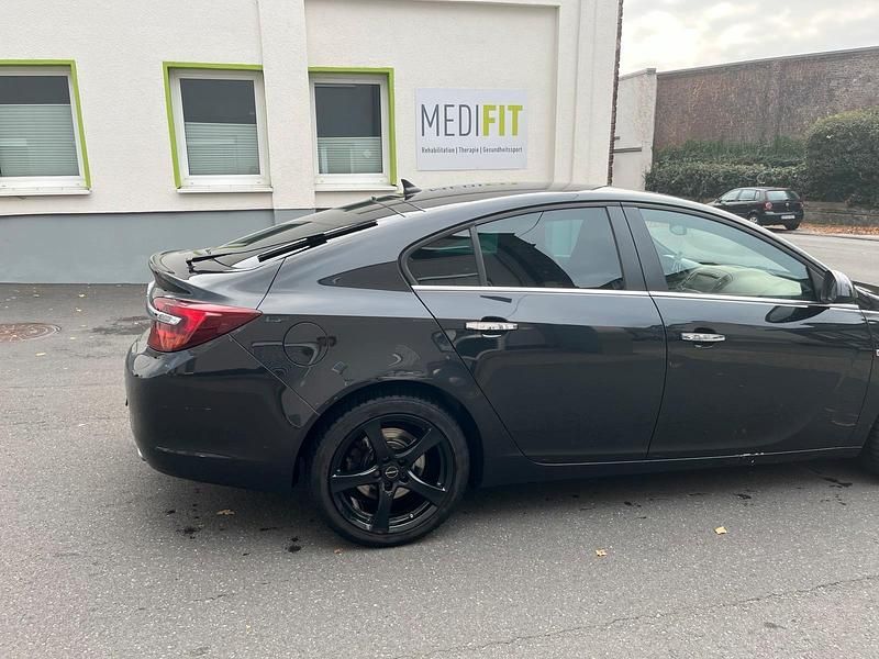 Gebraucht Opel Insignia 195 PS (143 kW) 2014 Schwarz Limousine