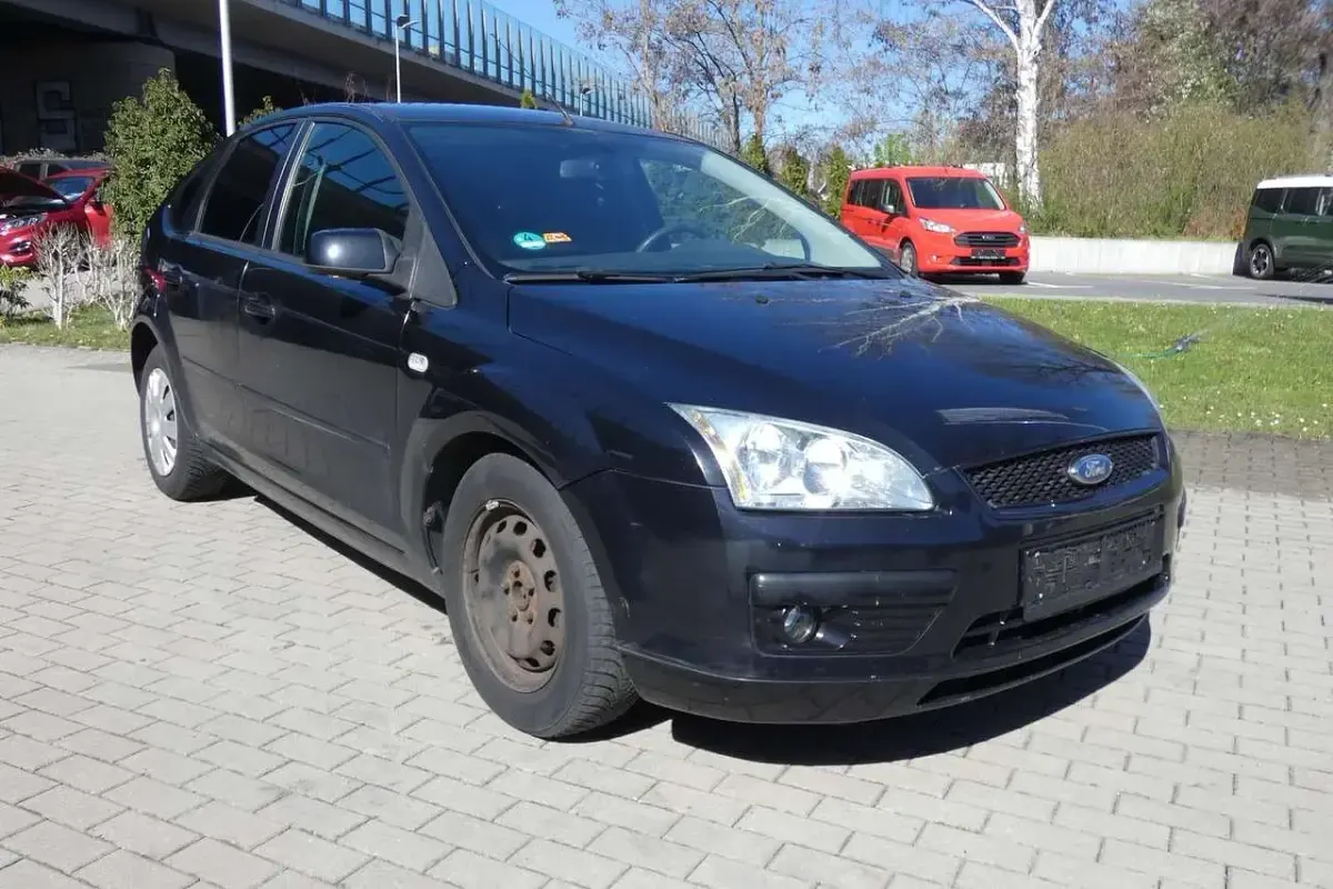Gebraucht Ford Focus Fun X 101 PS (74 kW) 2006 Pantherschwarz metallic Limousine