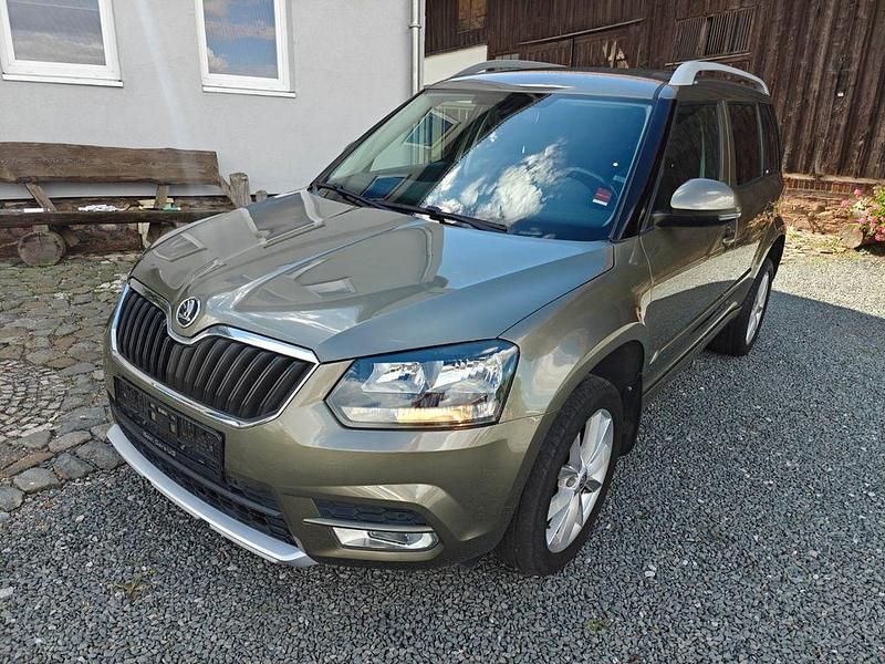 Grün Gebraucht 2016 Skoda Yeti Ambition SUV | 14.900 € (Fairer Preis) - Bild 1/4